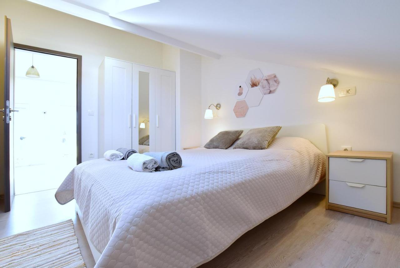 Apartments Sea & Sky Stari Grad  Dış mekan fotoğraf